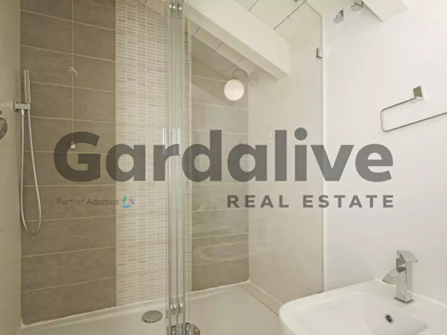 Immagine 21 di Villetta a schiera in vendita  in Via Del Pozzo a Moniga Del Garda