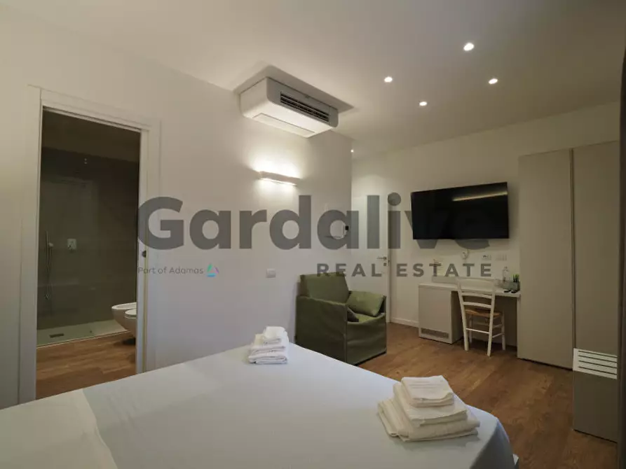 Immagine 4 di Appartamento in vendita  in Piazza San Martino a Moniga Del Garda