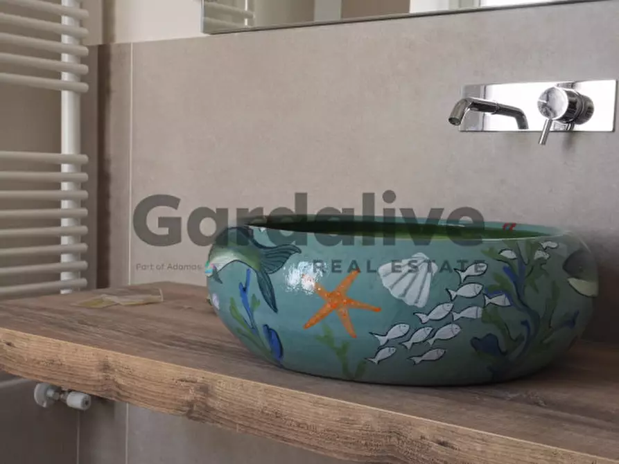 Immagine 30 di Appartamento in vendita  in Piazza San Martino a Moniga Del Garda