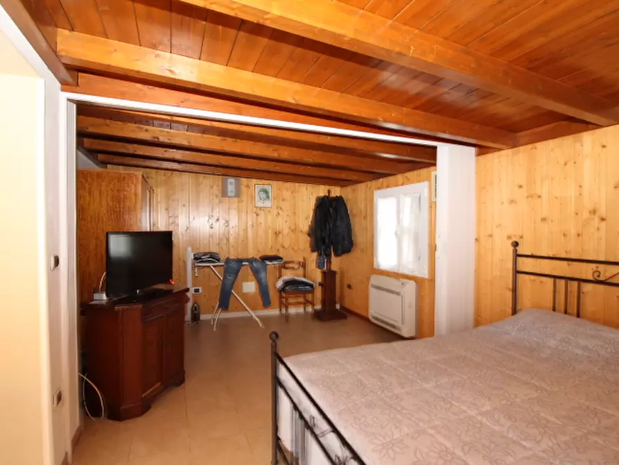 Immagine 25 di Villetta a schiera in vendita  a Senigallia