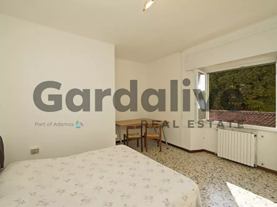 Immagine 15 di Appartamento in vendita  in Via Dante Alighieri a Moniga Del Garda