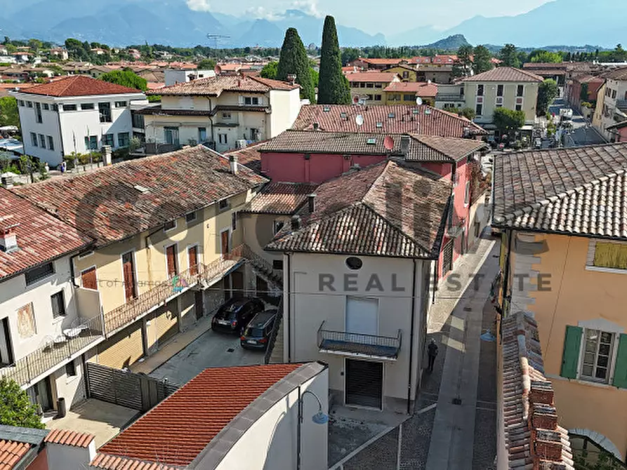 Immagine 30 di Appartamento in vendita  in Via Dante Alighieri a Moniga Del Garda