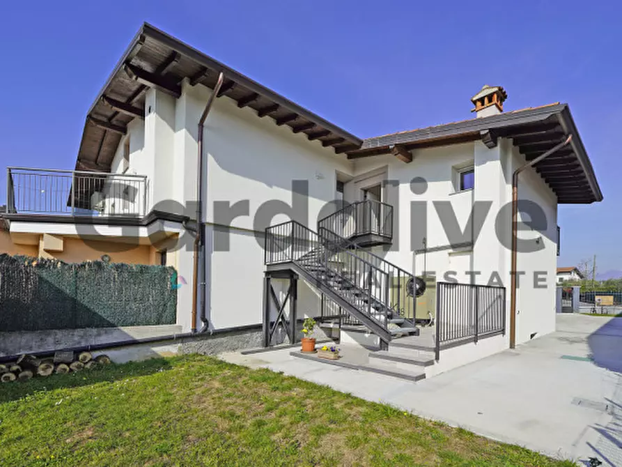 Immagine 1 di Casa bifamiliare in vendita  in Via benaco,54 a Puegnago Sul Garda