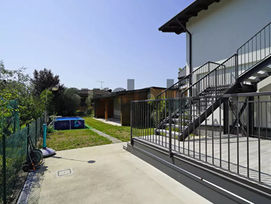 Immagine 3 di Casa bifamiliare in vendita  in Via benaco,54 a Puegnago Sul Garda