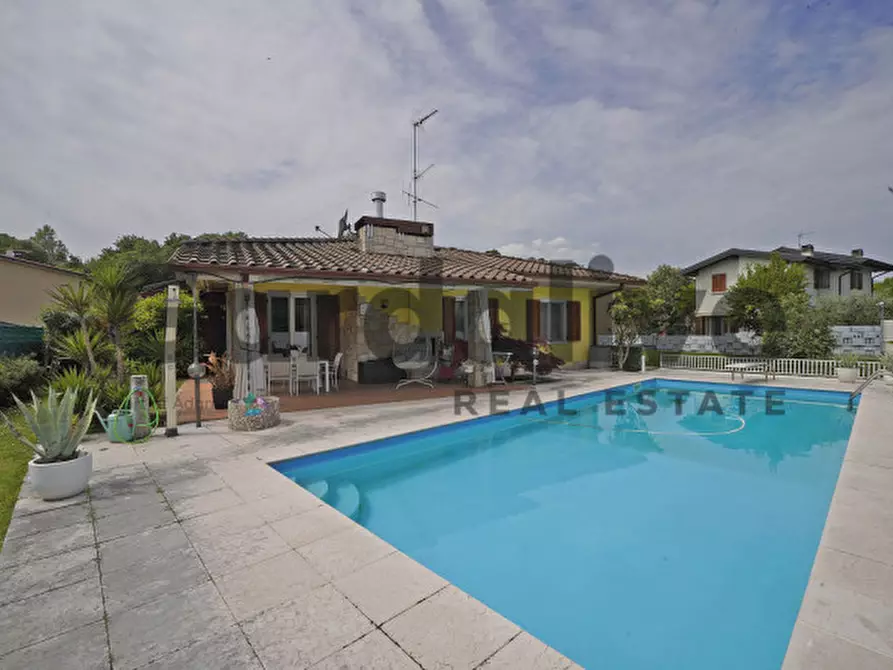 Immagine 1 di Casa indipendente in vendita  in Via del rio a Puegnago Sul Garda
