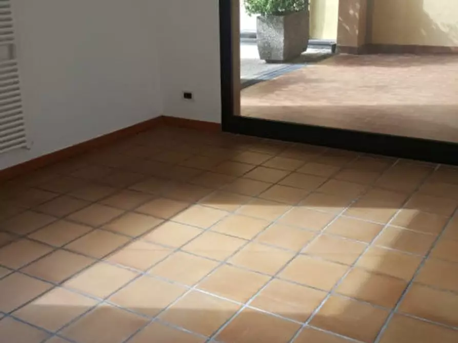 Immagine 4 di Negozio in vendita  in VIA LANARI a Padova