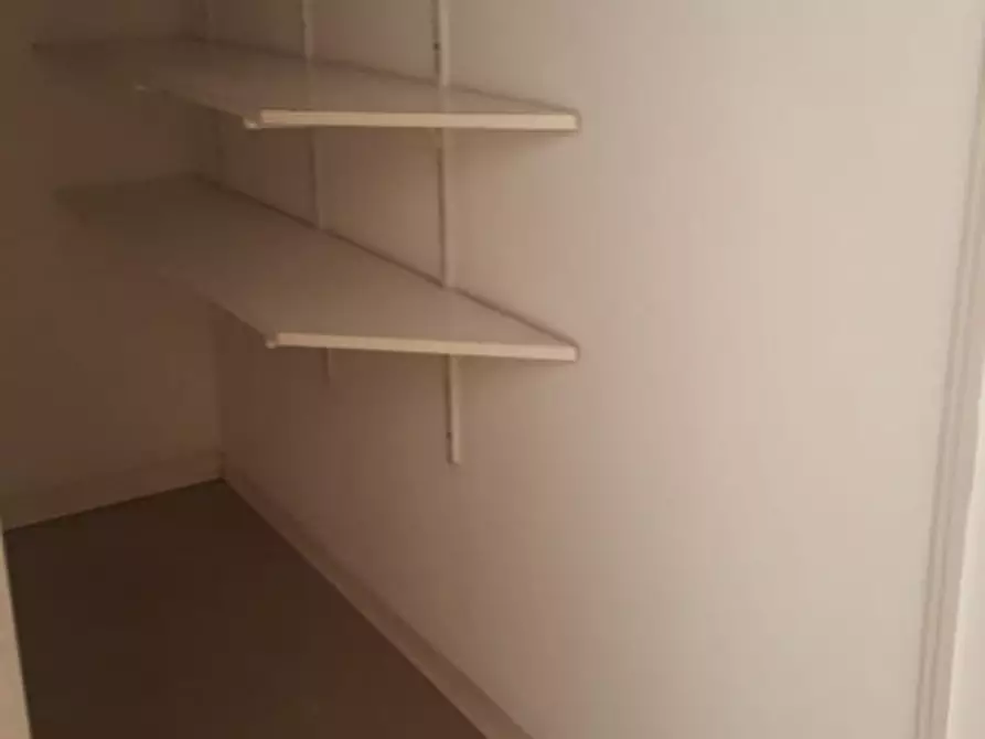 Immagine 5 di Negozio in vendita  in VIA LANARI a Padova