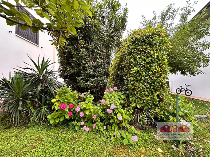 Immagine 5 di Casa bifamiliare in affitto  in Via delle Rose a Caldogno