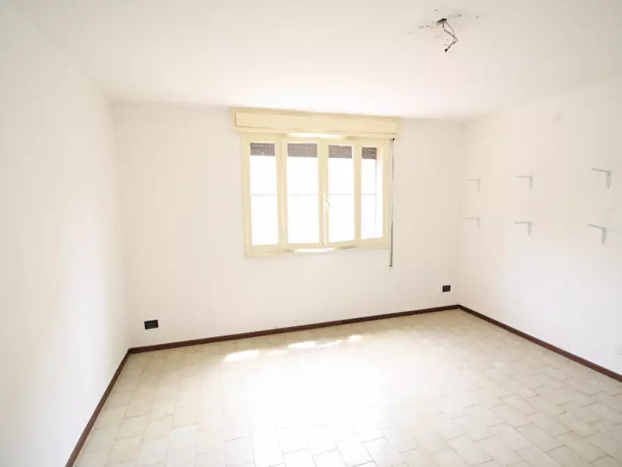 Immagine 1 di Negozio in vendita  a Padova
