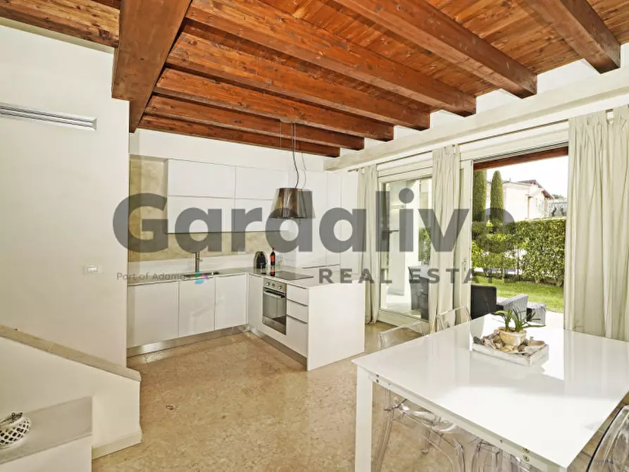 Immagine 22 di Villa in vendita  a Manerba Del Garda