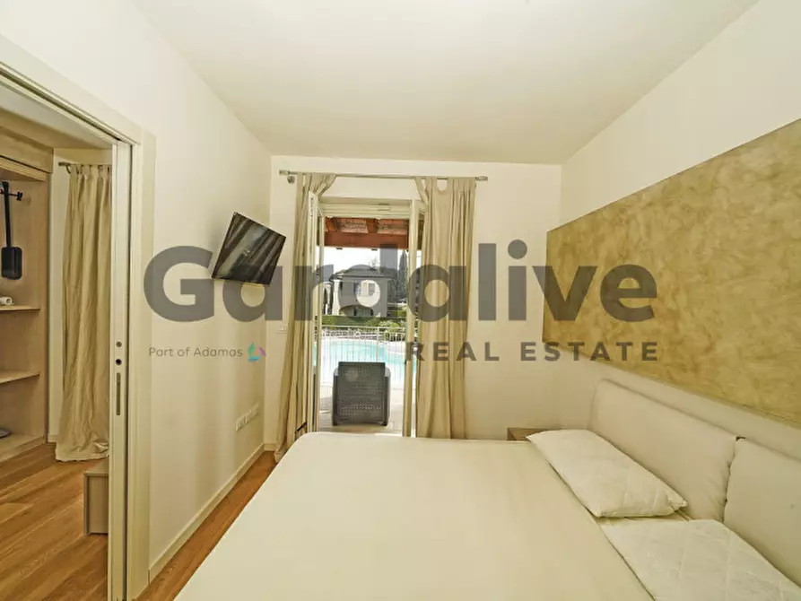 Immagine 25 di Villa in vendita  a Manerba Del Garda