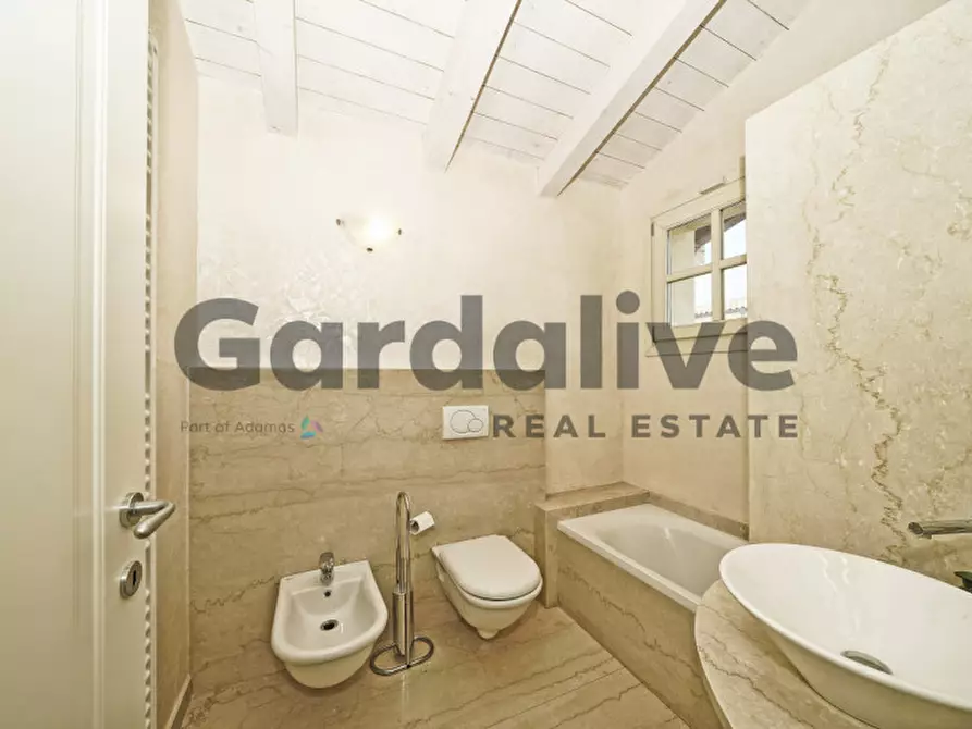 Immagine 33 di Villa in vendita  a Manerba Del Garda