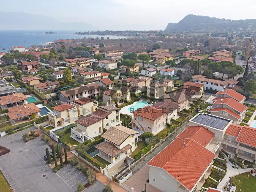 Immagine 39 di Villa in vendita  a Manerba Del Garda