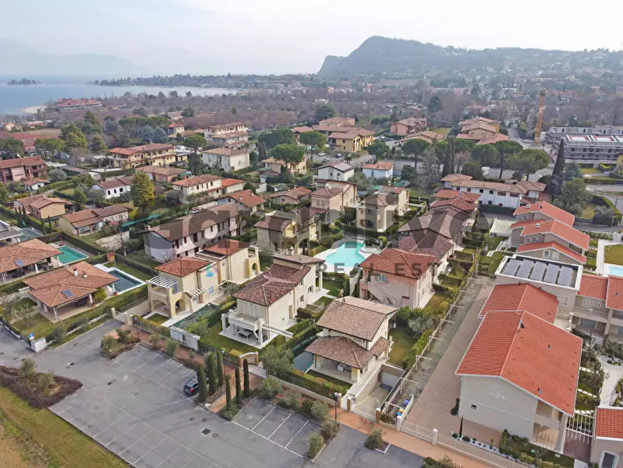 Immagine 40 di Villa in vendita  a Manerba Del Garda