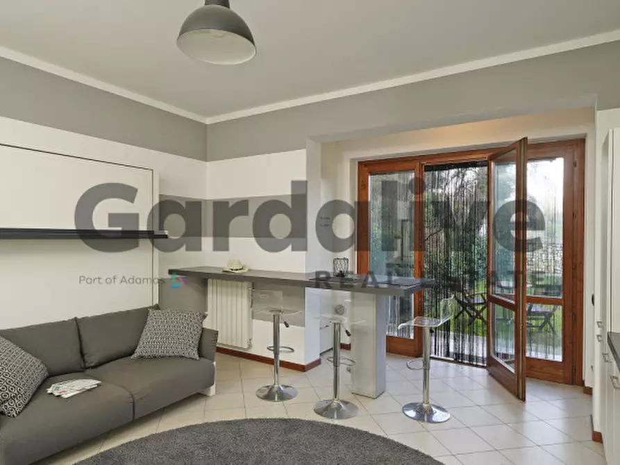 Immagine 3 di Appartamento in vendita  in via borgo alto 17 a Puegnago Sul Garda