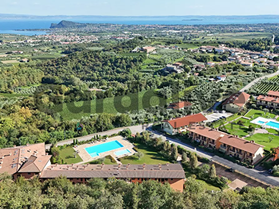 Immagine 16 di Appartamento in vendita  in via borgo alto 17 a Puegnago Sul Garda