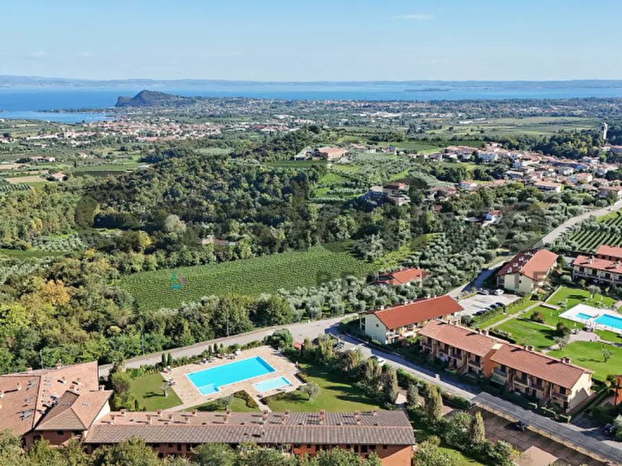 Immagine 17 di Appartamento in vendita  in via borgo alto 17 a Puegnago Sul Garda