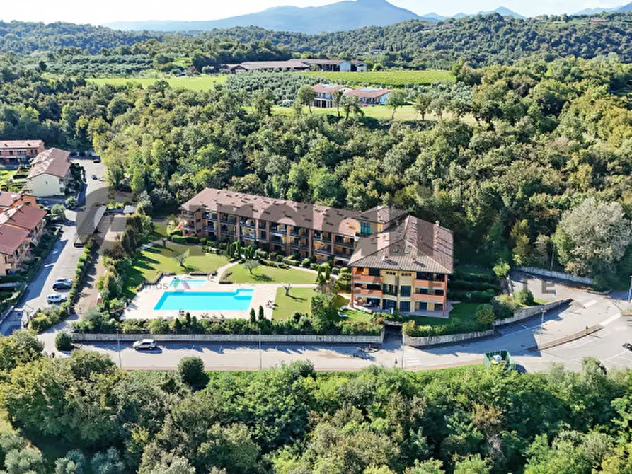 Immagine 19 di Appartamento in vendita  in via borgo alto 17 a Puegnago Sul Garda