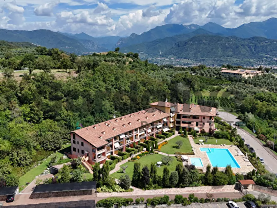 Immagine 29 di Appartamento in vendita  in via borgo alto 17 a Puegnago Sul Garda