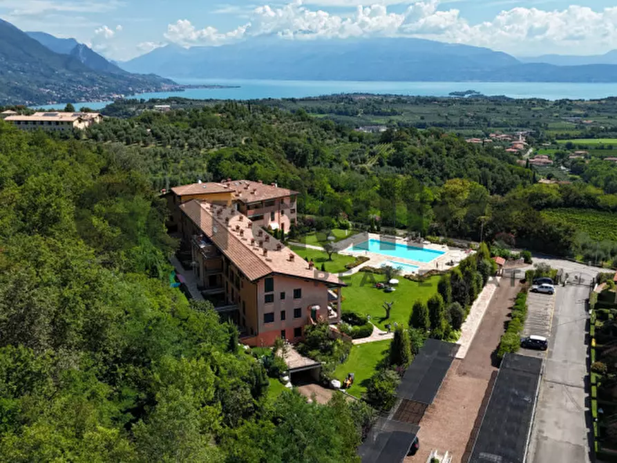 Immagine 32 di Appartamento in vendita  in via borgo alto 17 a Puegnago Sul Garda