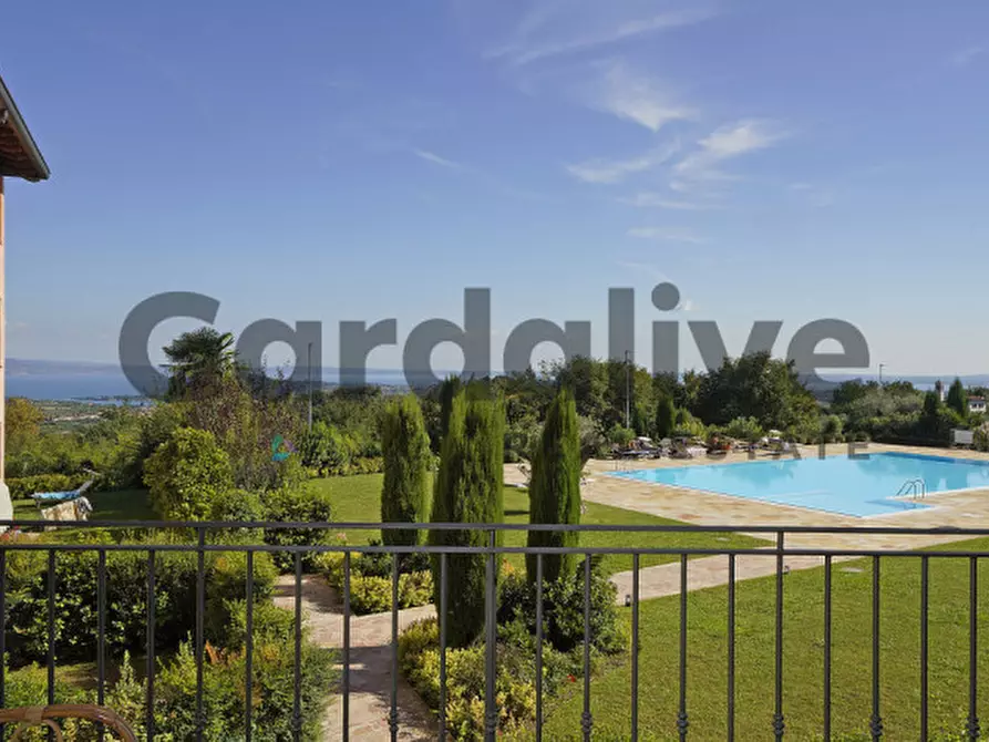 Immagine 3 di Appartamento in vendita  in Via Borgo Alto 17 a Puegnago Sul Garda