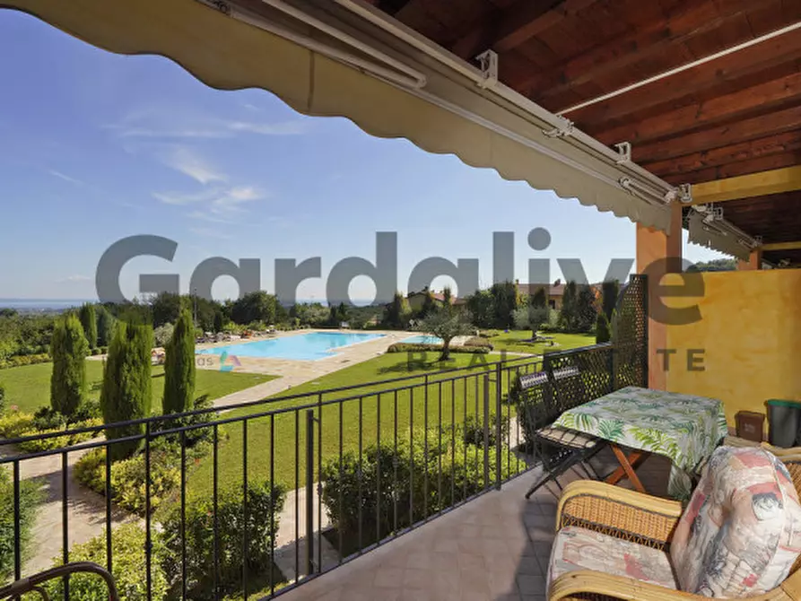 Immagine 5 di Appartamento in vendita  in Via Borgo Alto 17 a Puegnago Sul Garda