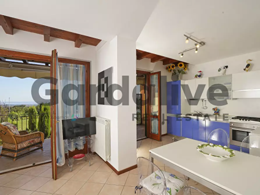 Immagine 12 di Appartamento in vendita  in Via Borgo Alto 17 a Puegnago Sul Garda