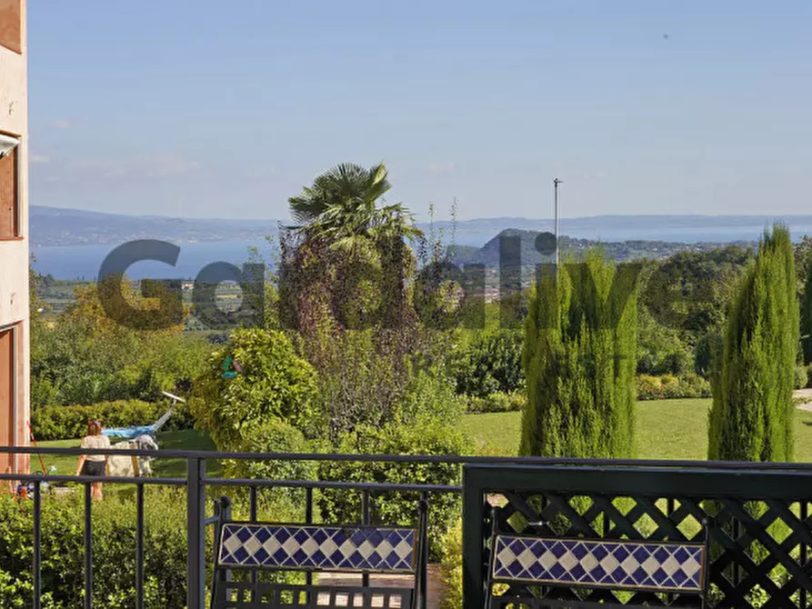 Immagine 9 di Appartamento in vendita  in Via Borgo Alto 17 a Puegnago Sul Garda