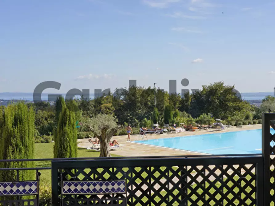 Immagine 11 di Appartamento in vendita  in Via Borgo Alto 17 a Puegnago Sul Garda