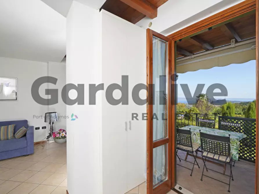 Immagine 15 di Appartamento in vendita  in Via Borgo Alto 17 a Puegnago Sul Garda