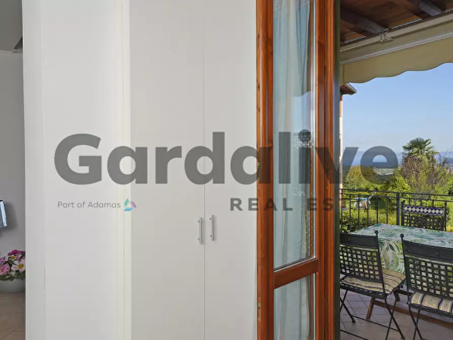 Immagine 16 di Appartamento in vendita  in Via Borgo Alto 17 a Puegnago Sul Garda