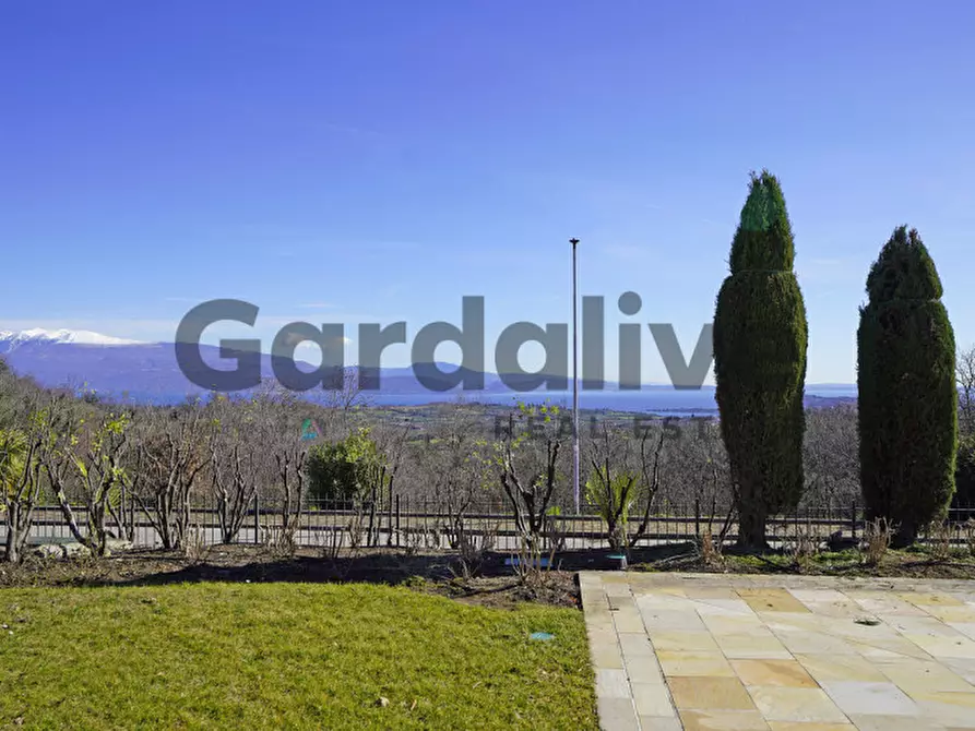 Immagine 7 di Appartamento in vendita  in Via Borgo alto 17 a Puegnago Sul Garda