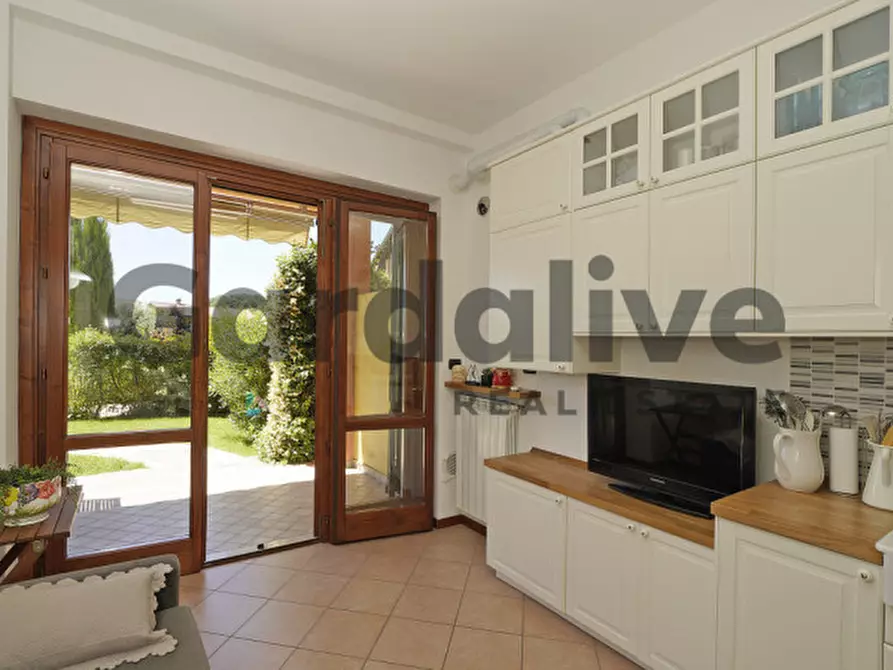 Immagine 14 di Appartamento in vendita  in Via Borgo alto 17 a Puegnago Sul Garda