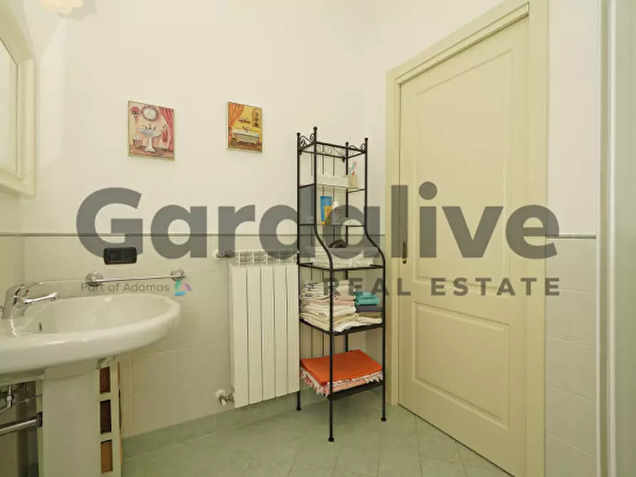 Immagine 28 di Appartamento in vendita  in Via Borgo alto 17 a Puegnago Sul Garda