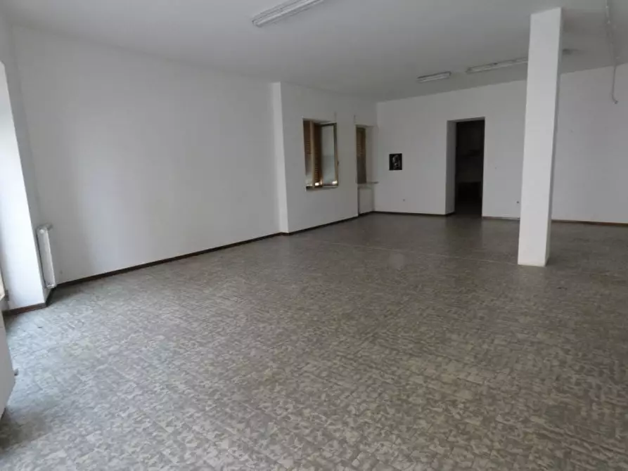 Immagine 2 di Negozio in vendita  in corso Roma, 29 a Acqualagna