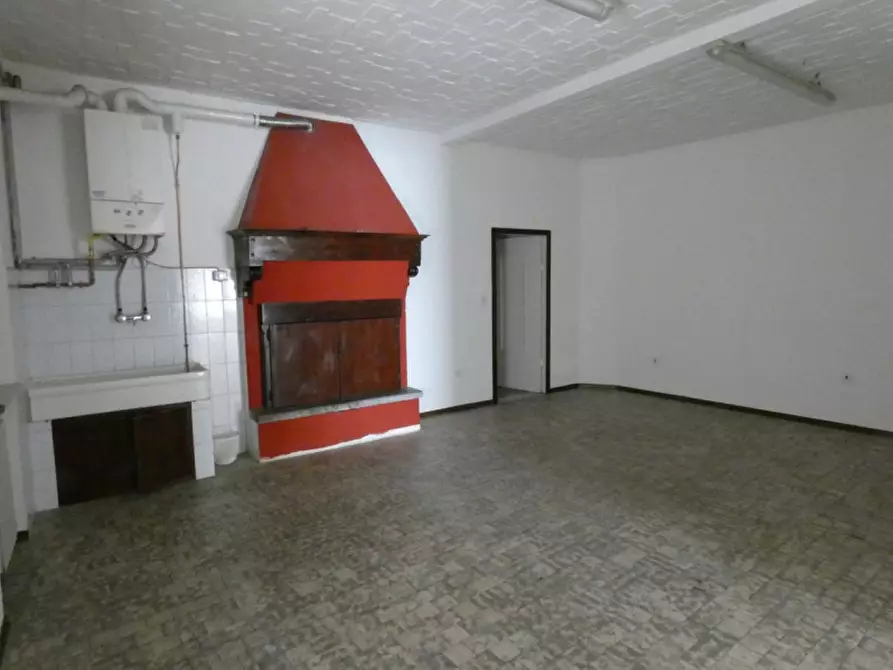 Immagine 4 di Negozio in vendita  in corso Roma, 29 a Acqualagna