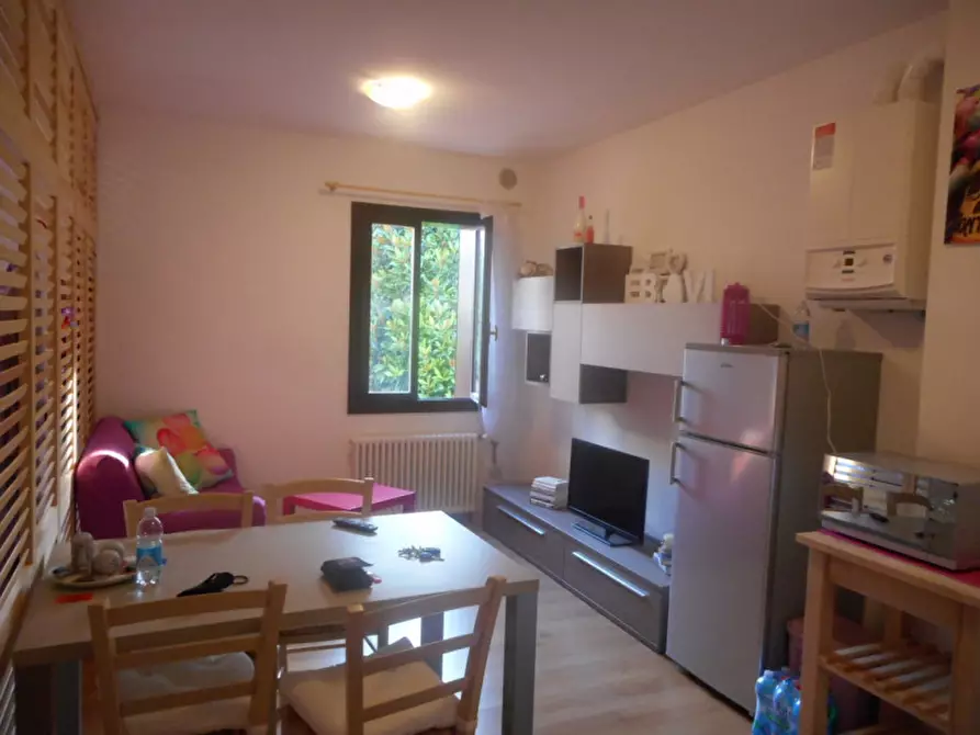 Immagine 3 di Palazzo in vendita  in via alberi a Vicenza