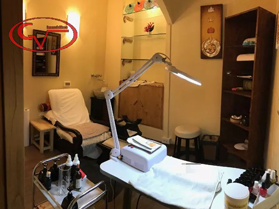 Immagine 2 di Attività commerciale in vendita  in via cennano a Montevarchi
