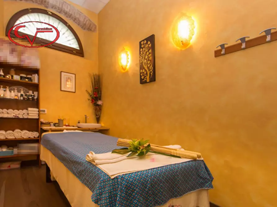 Immagine 3 di Attività commerciale in vendita  in via cennano a Montevarchi