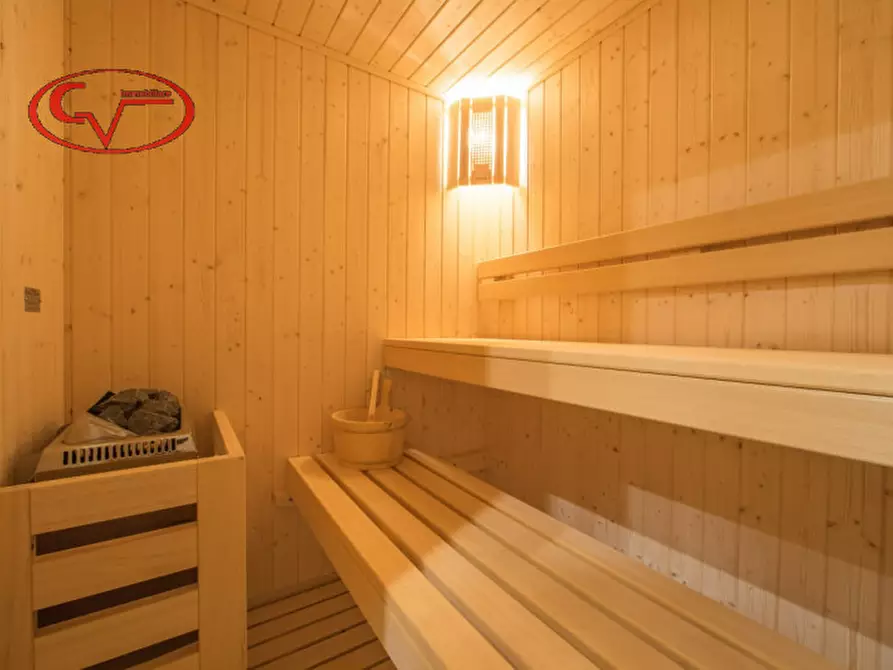 Immagine 13 di Attività commerciale in vendita  in via cennano a Montevarchi