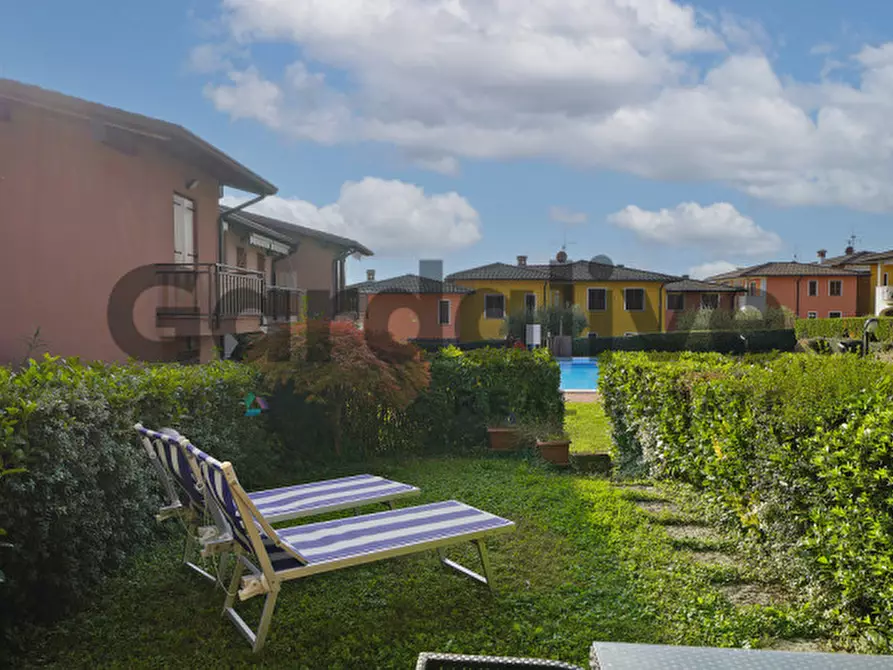 Immagine 2 di Appartamento in vendita  in Via Cabasse a Padenghe Sul Garda