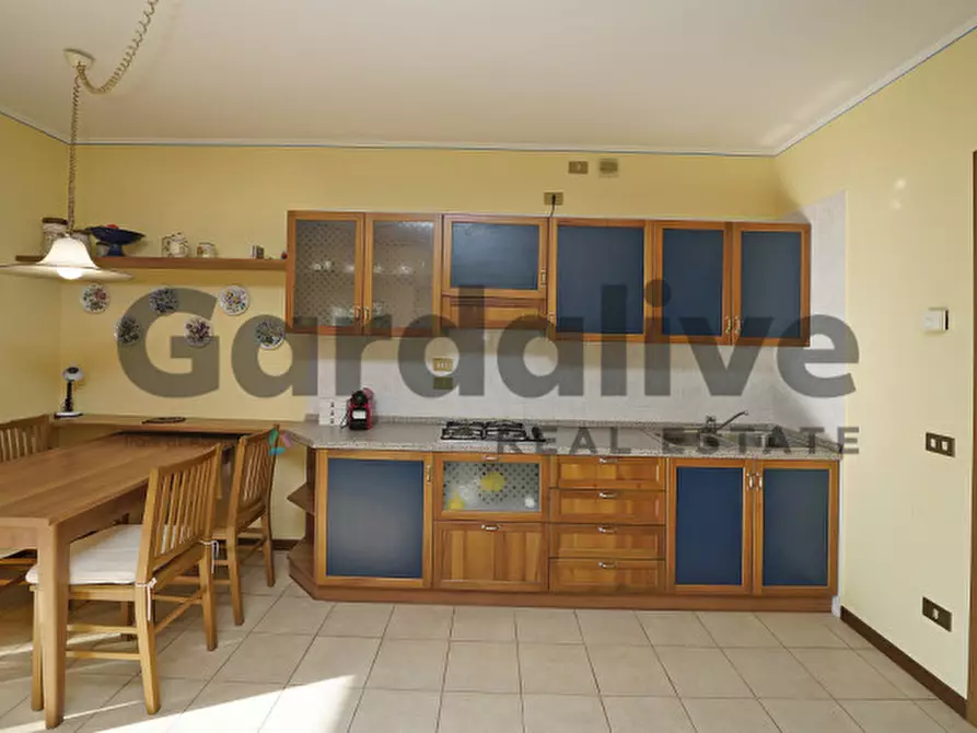 Immagine 5 di Appartamento in vendita  in Via Cabasse a Padenghe Sul Garda