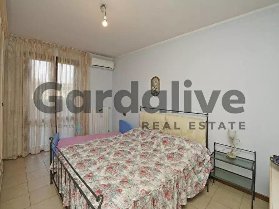 Immagine 10 di Appartamento in vendita  in Via Cabasse a Padenghe Sul Garda