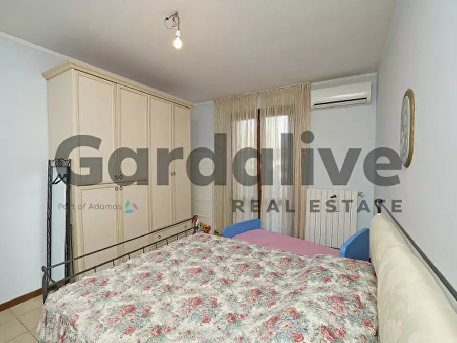 Immagine 11 di Appartamento in vendita  in Via Cabasse a Padenghe Sul Garda