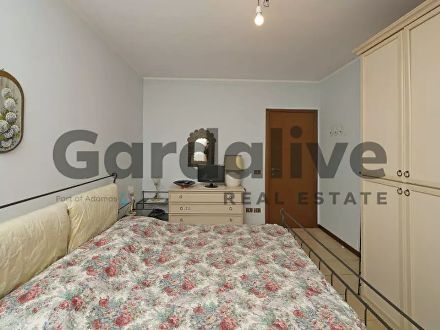 Immagine 12 di Appartamento in vendita  in Via Cabasse a Padenghe Sul Garda