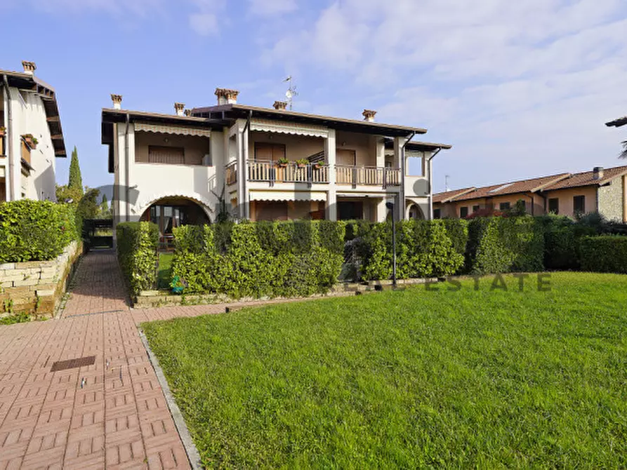 Immagine 16 di Appartamento in vendita  in Via Cabasse a Padenghe Sul Garda