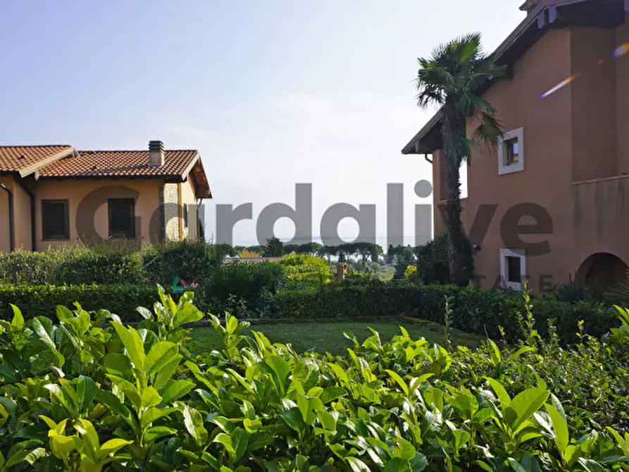 Immagine 21 di Appartamento in vendita  in Via Cabasse a Padenghe Sul Garda