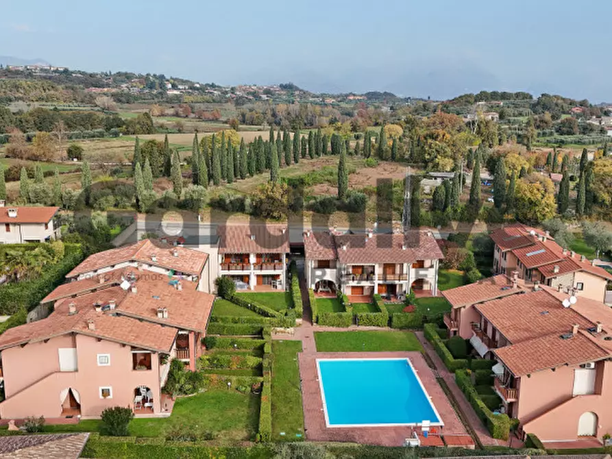 Immagine 22 di Appartamento in vendita  in Via Cabasse a Padenghe Sul Garda