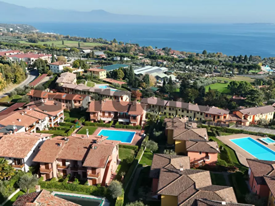 Immagine 26 di Appartamento in vendita  in Via Cabasse a Padenghe Sul Garda