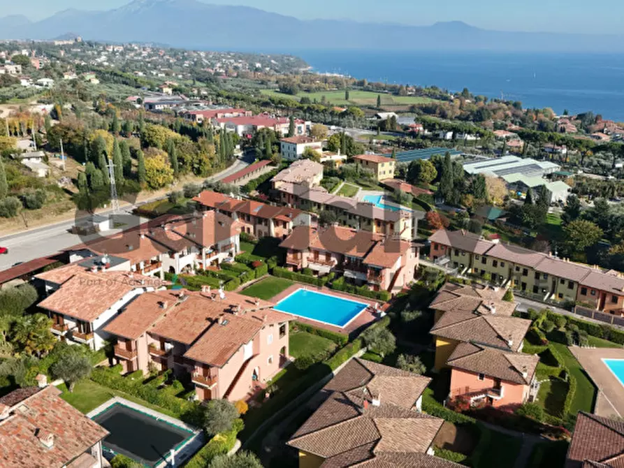 Immagine 27 di Appartamento in vendita  in Via Cabasse a Padenghe Sul Garda